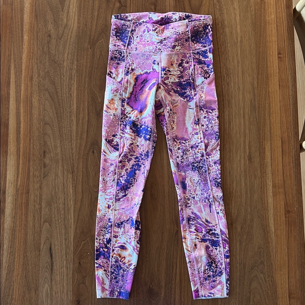 NWOT Fast and Free High-Rise Tight 25"
5 Pocket pink/purple multi